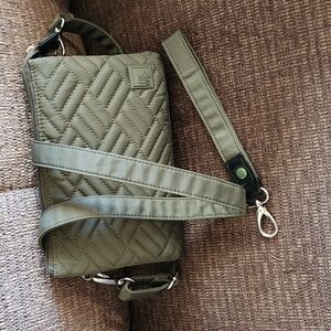 IHKWIP triple Entry Crossbody